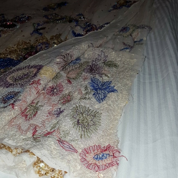 VERY VINTAGE Handmade Beaded Shawl - Picture 6 of 8